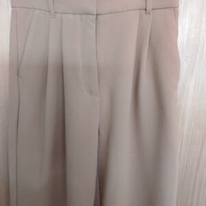 Tan trouser size 6